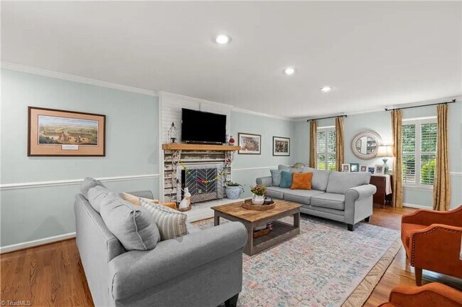 Building Photo - Beautiful Updated Home for Rent in New Irv...