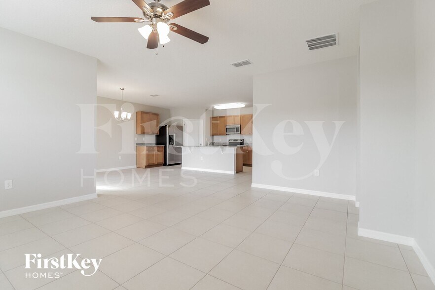 Building Photo - 325 Aberdeen Dr