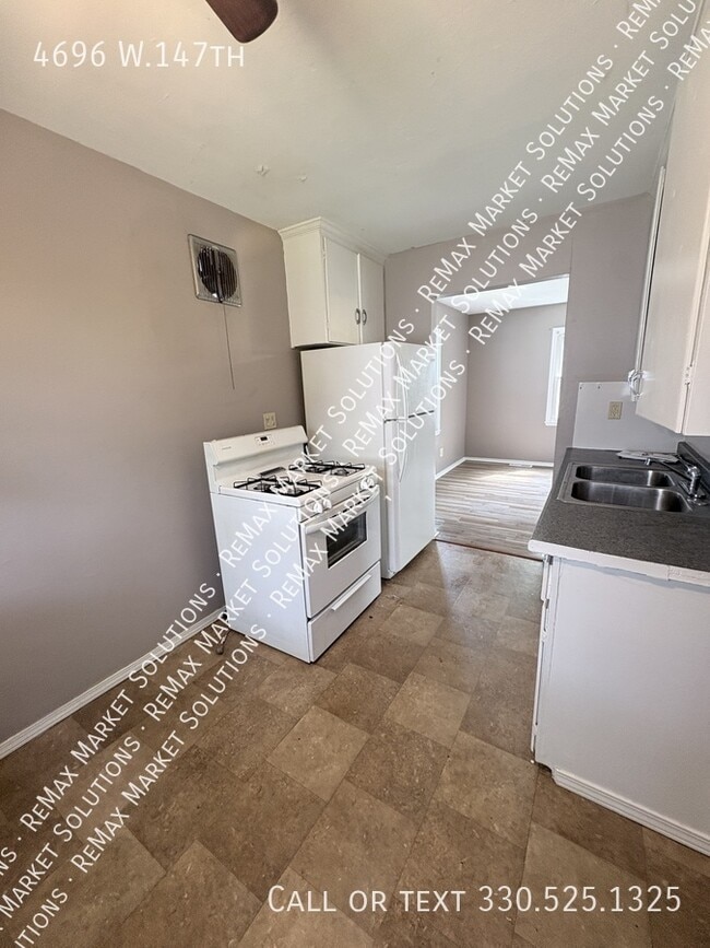 Building Photo - 4696 W.147th-