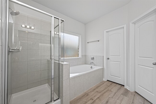 Building Photo - 15059 Meadow Glen N