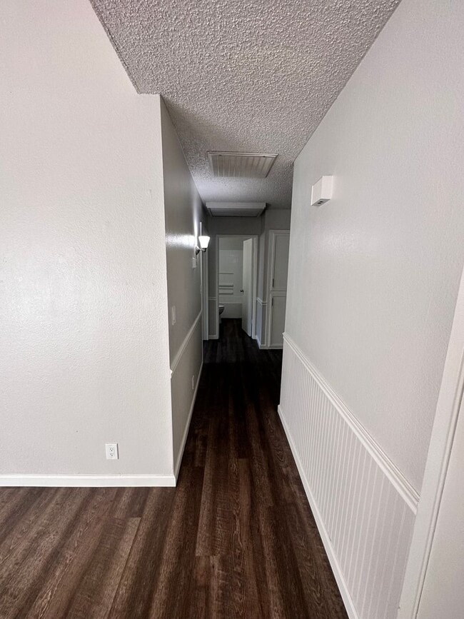 Building Photo - APPLY FOR THIS BEAUTIFUL HOME TODAY!