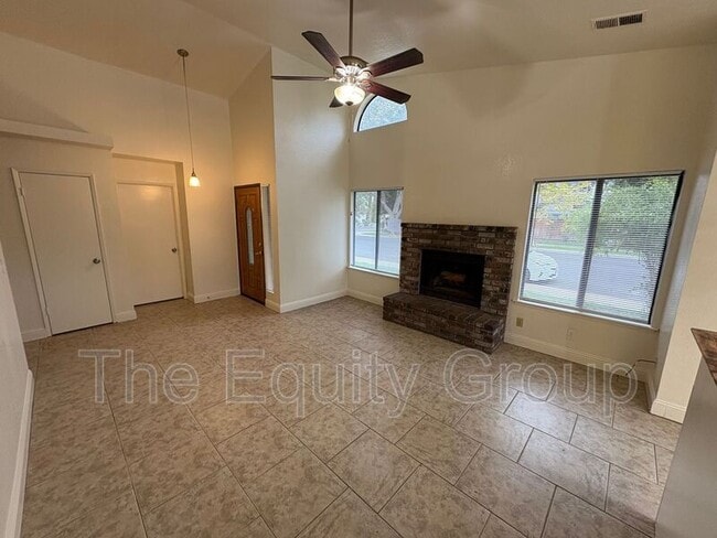 Building Photo - 1642 N Goddard St