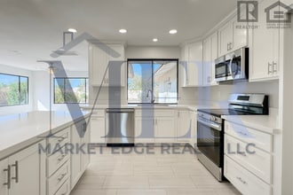 Building Photo - 3Bed/3Bath Home in 55+ Age Restricted Community in Sun City West! Move-In Ready on 06/04/2026! --...