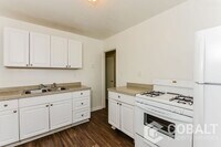 Building Photo - 1990 Rockledge Rd NE