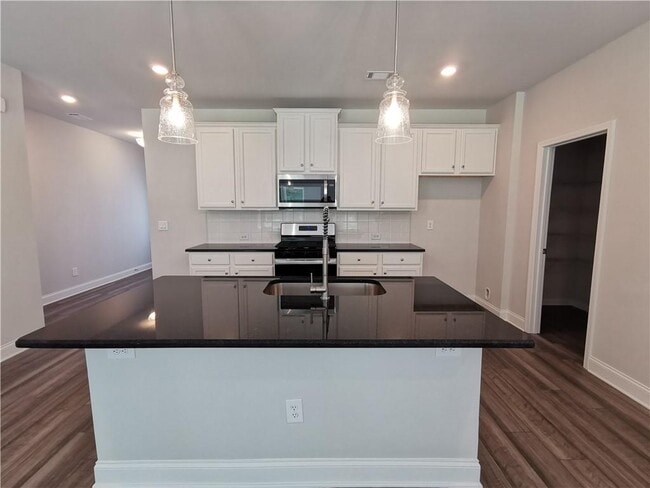 Building Photo - 209 Station Overlook Dr