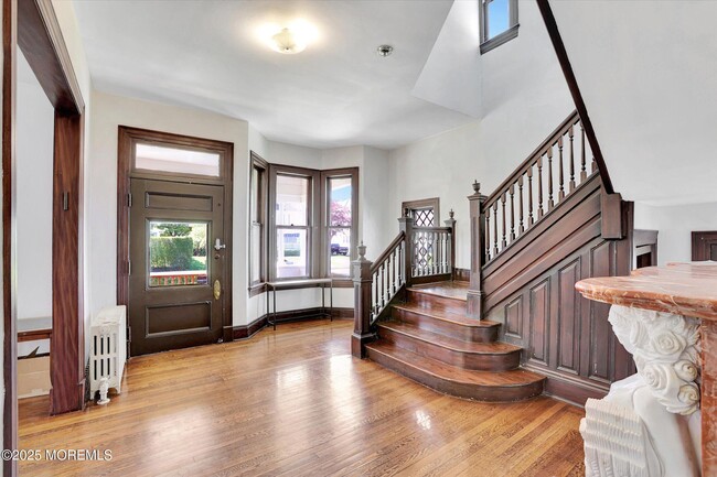 Building Photo - 307 Spier Ave