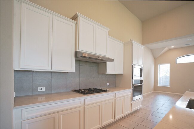 Building Photo - 29034 Canyon Oak Dr
