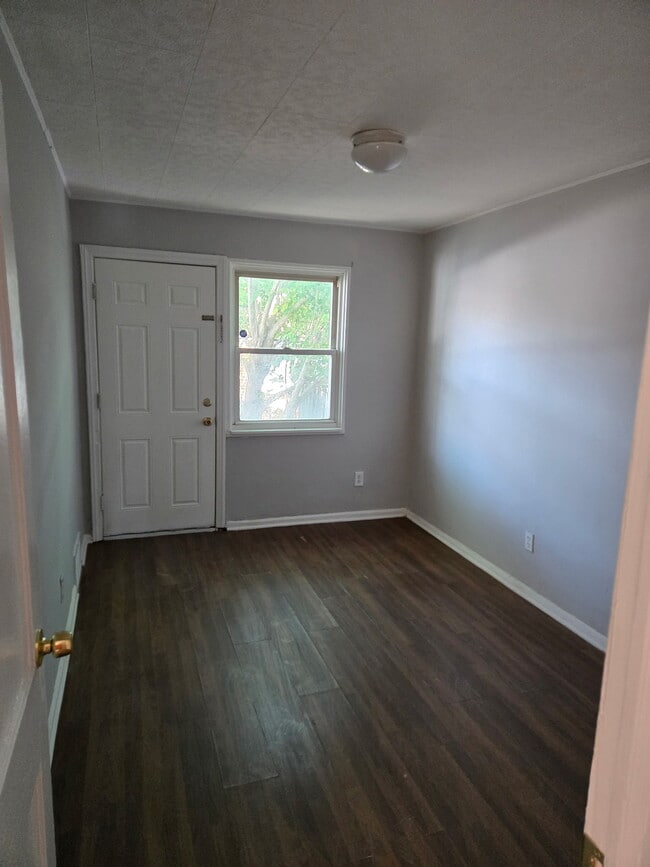 Building Photo - 2499 S Frazier St