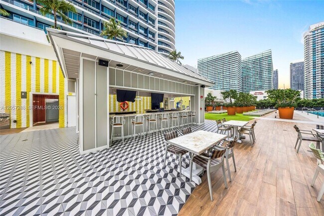 Building Photo - 1300 S Miami Ave