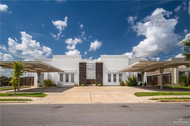 Primary Photo - 2013 Stardust Ln