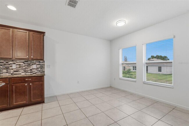 Building Photo - 836 Cambridge Dr