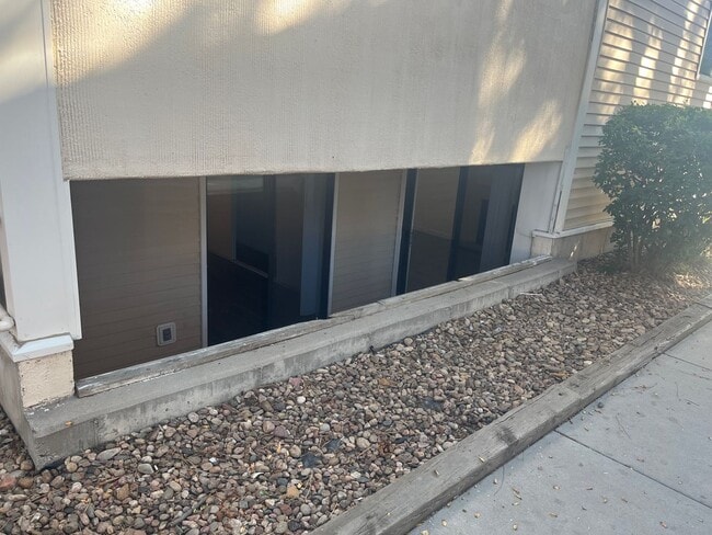Building Photo - Spacious 1BR Condo - Available Soon