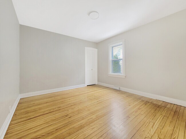 Building Photo - 3129 14th Ave