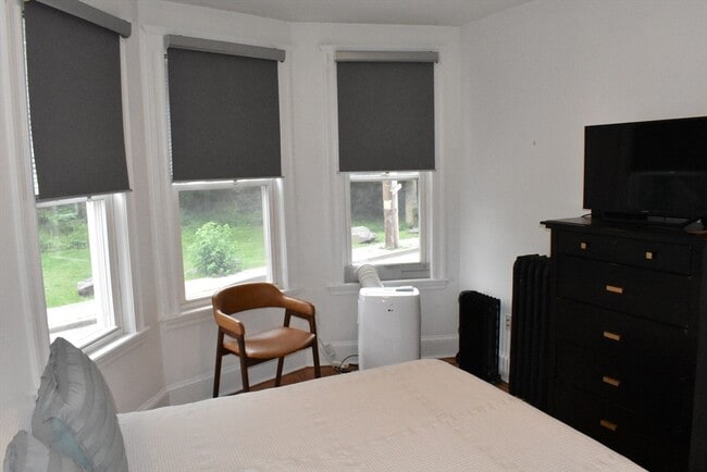 Building Photo - 4 Rockledge St