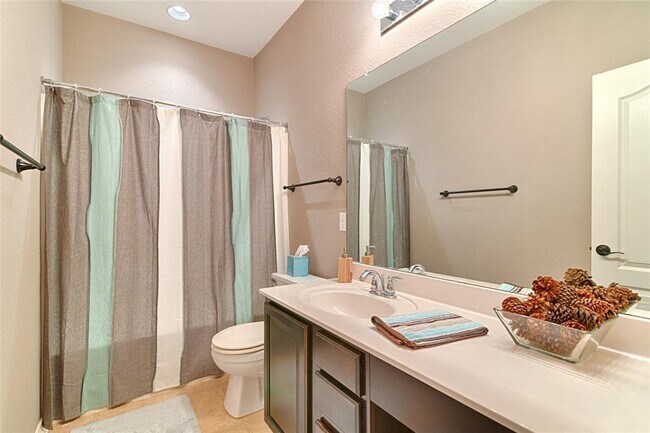 Building Photo - 505 Willow Walk Dr