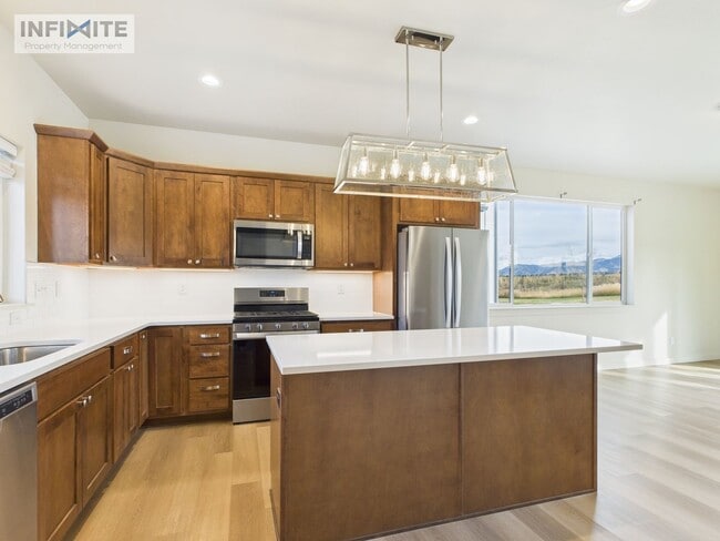 Building Photo - 3 Bedroom plus office space - Modern Comfort in a Peaceful Setting