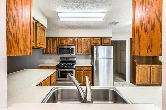 Building Photo - 4753 Fairbanks Dr