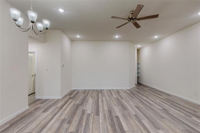 Building Photo - 16082 Doe Lk Dr