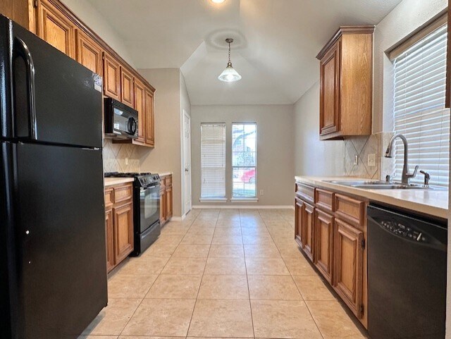 Building Photo - 1738 Vander Wilt Ln