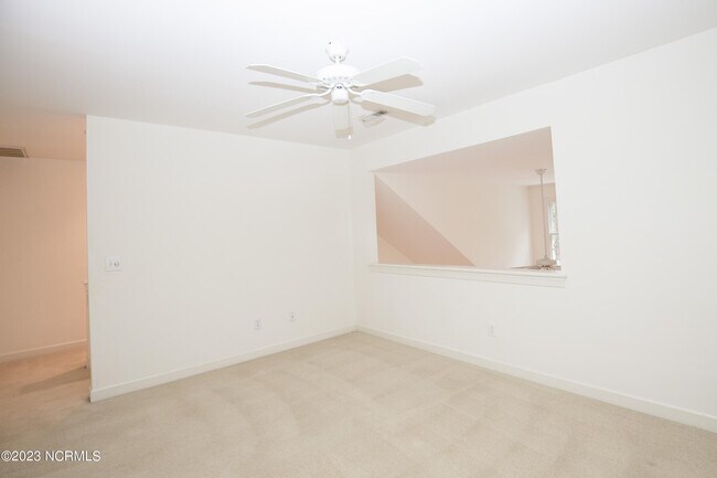 Building Photo - 287 Knoll Rd