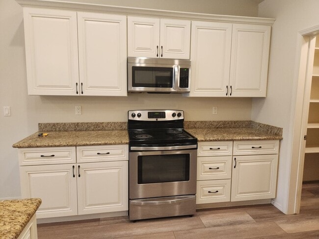 Building Photo - Newer 2 bed / 2 Bath Site Built Home