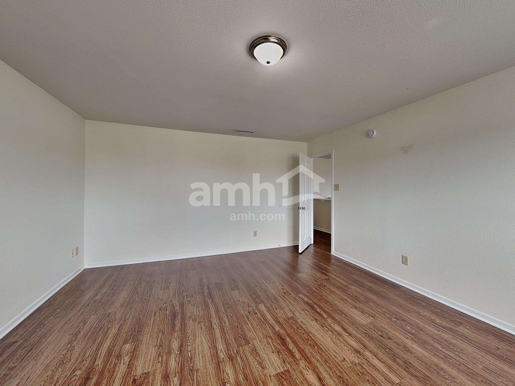 Building Photo - 524 Bridgewater Dr