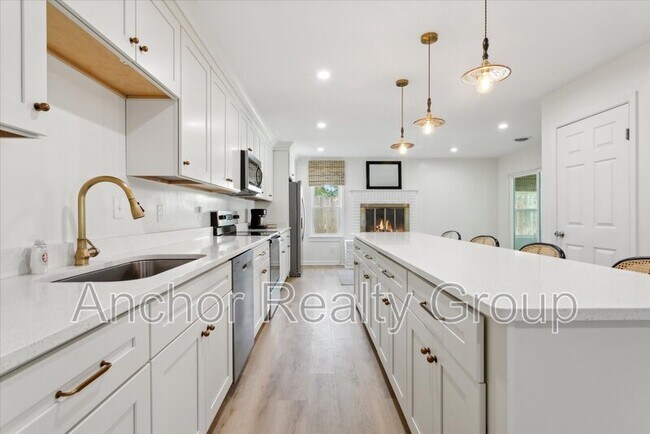 Building Photo - 630 Orangewood Dr