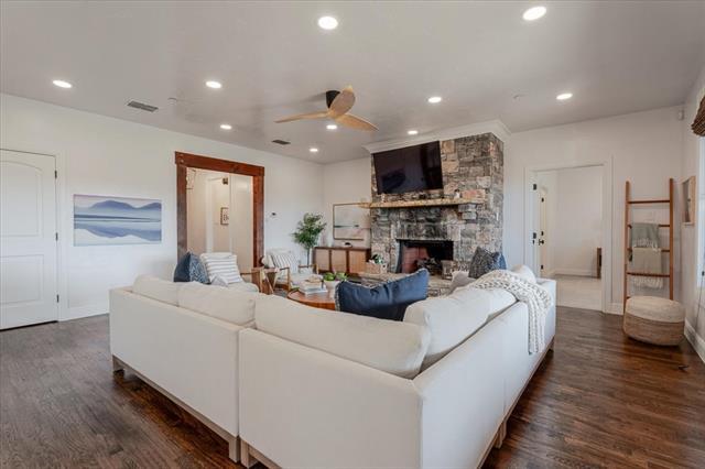 Building Photo - 1653 Scenic Dr