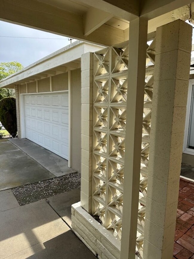 Building Photo - RANCHO PALOS VERDES 3 BDRM/2 BATH HOME FOR LEASE!