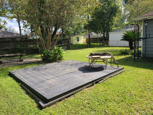 Building Photo - 6742 Feldspar St
