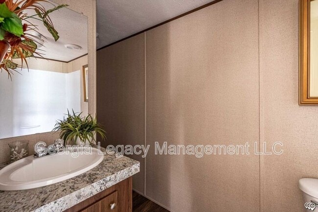 Building Photo - 57 Shady Cir