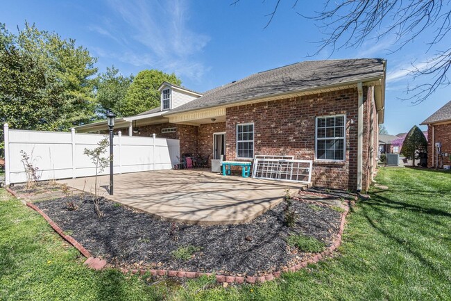 Building Photo - FOR LEASE- CONDO, WALKING DISTANCE TO MTSU...