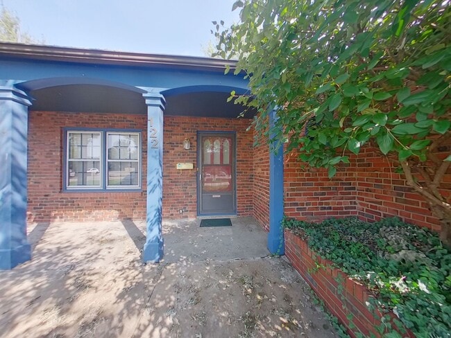 Building Photo - COLLEGE HILL RENTAL-122 South Glendale