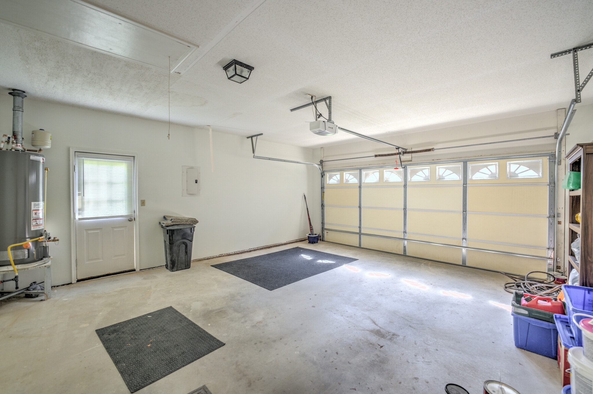 Great Storage in Garage - 10 Southchase Dr