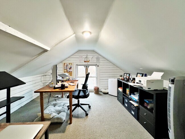 Building Photo - 70 Grove St