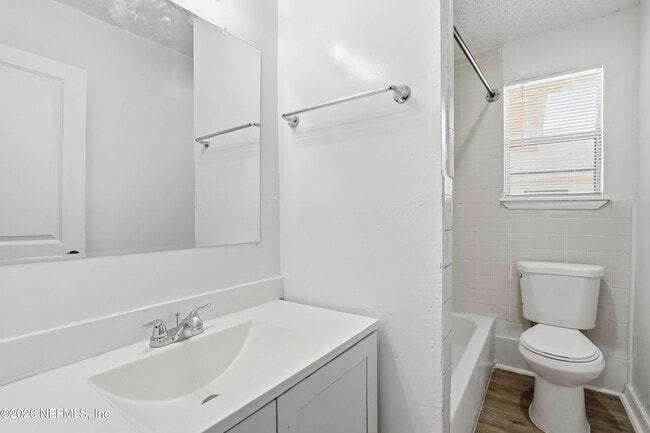 Building Photo - 2154 Placeda St