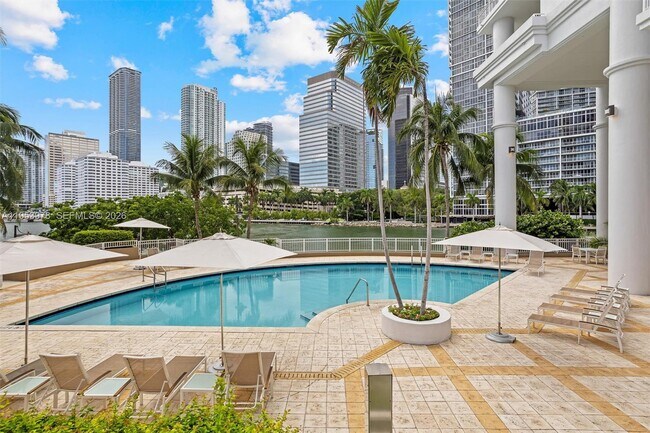 Building Photo - 801 Brickell Key Blvd