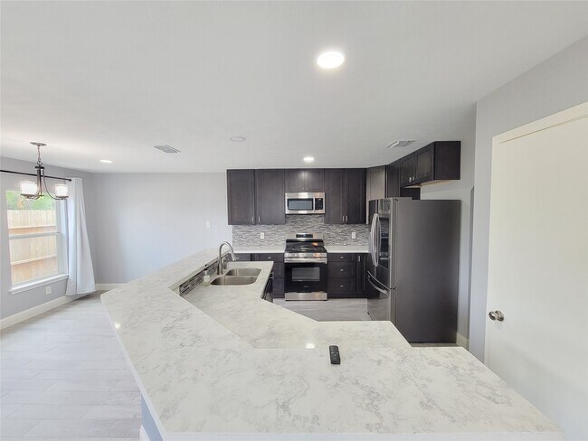 Building Photo - 14130 Beech Glen Dr