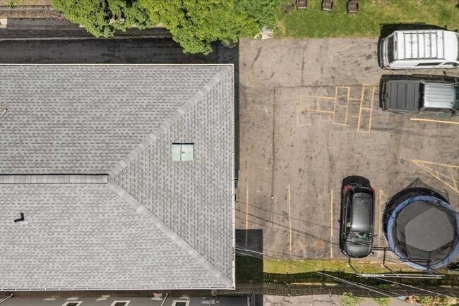 Building Photo - 7 Wyman St