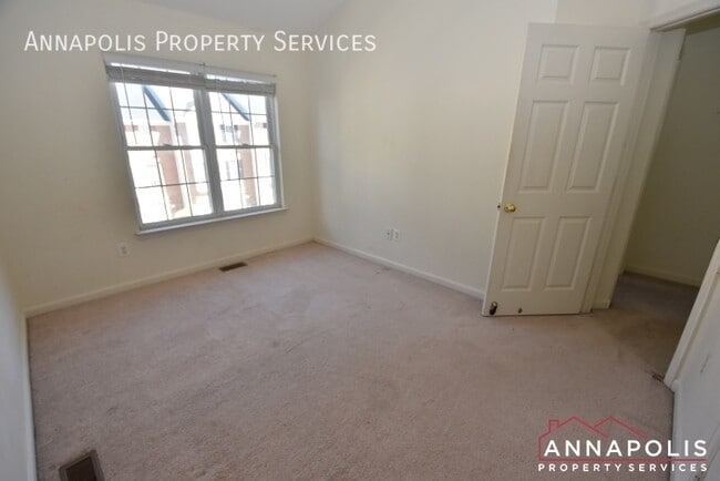 Building Photo - 1402 Peregrine Path