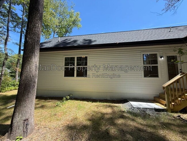 Building Photo - 387 Forest Grove Rd