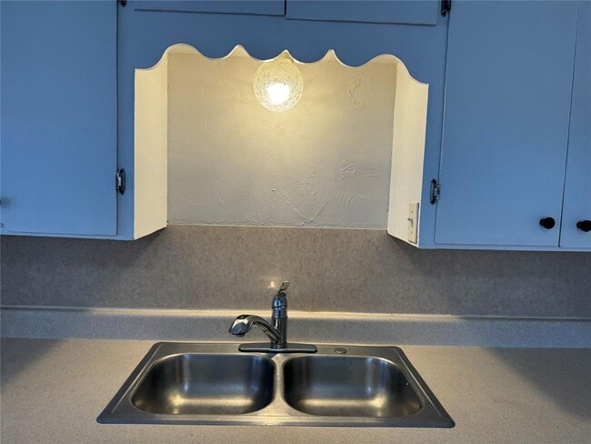 Building Photo - 6812 NW 37th St