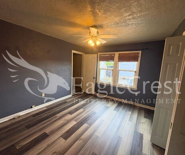 Building Photo - 127SW6