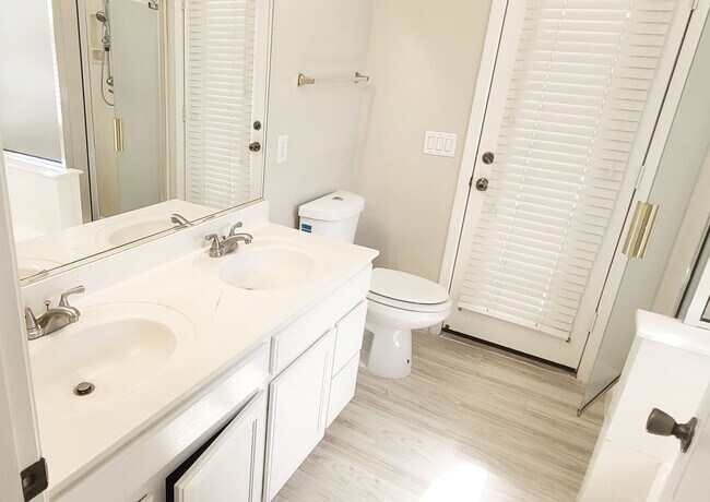 Building Photo - REMODELED 3-BEDROOM BY SAN TAN MALL