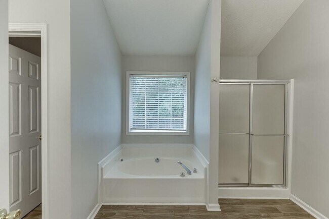 Building Photo - 3535 Duncan Bridge Dr