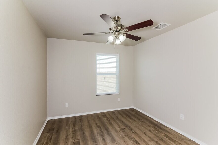 Building Photo - 11837 Silver Chase