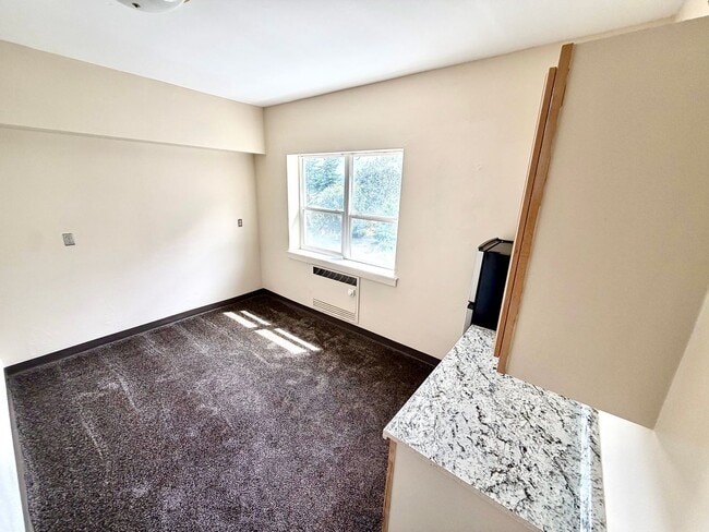 Building Photo - 3959 Sheridan Ave
