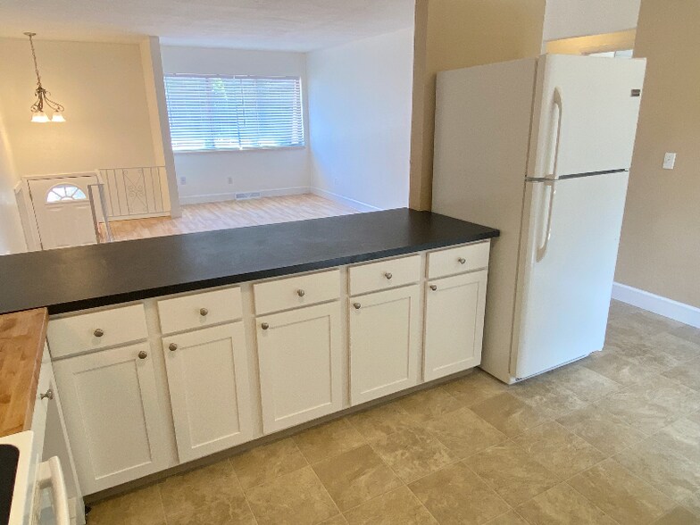 Building Photo - 2747 Leisure Dr