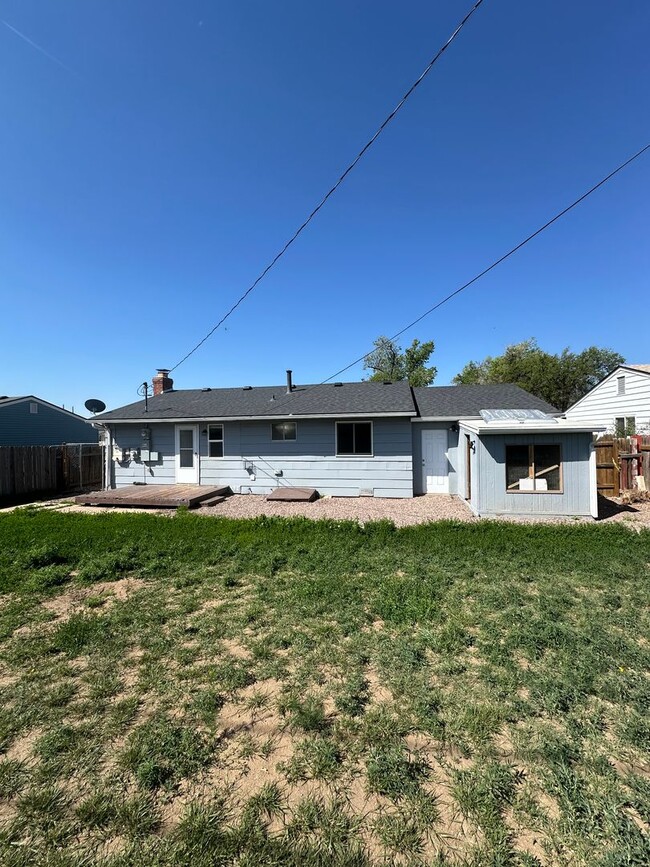 Building Photo - Beautiful 3 Bedroom Home for Rent on Chimayo
