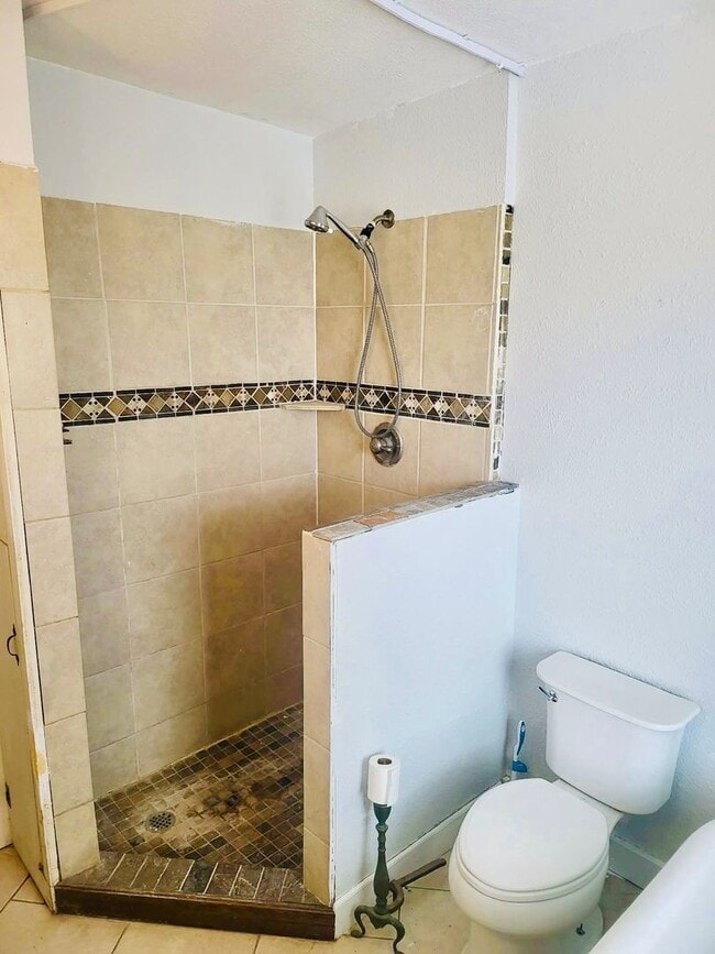 Building Photo - 312 E Electric St